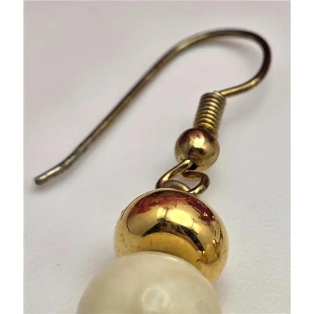 Gold Tone Mother Of Pearl Drop Earrings Cream Bead Dangle 1.5 In